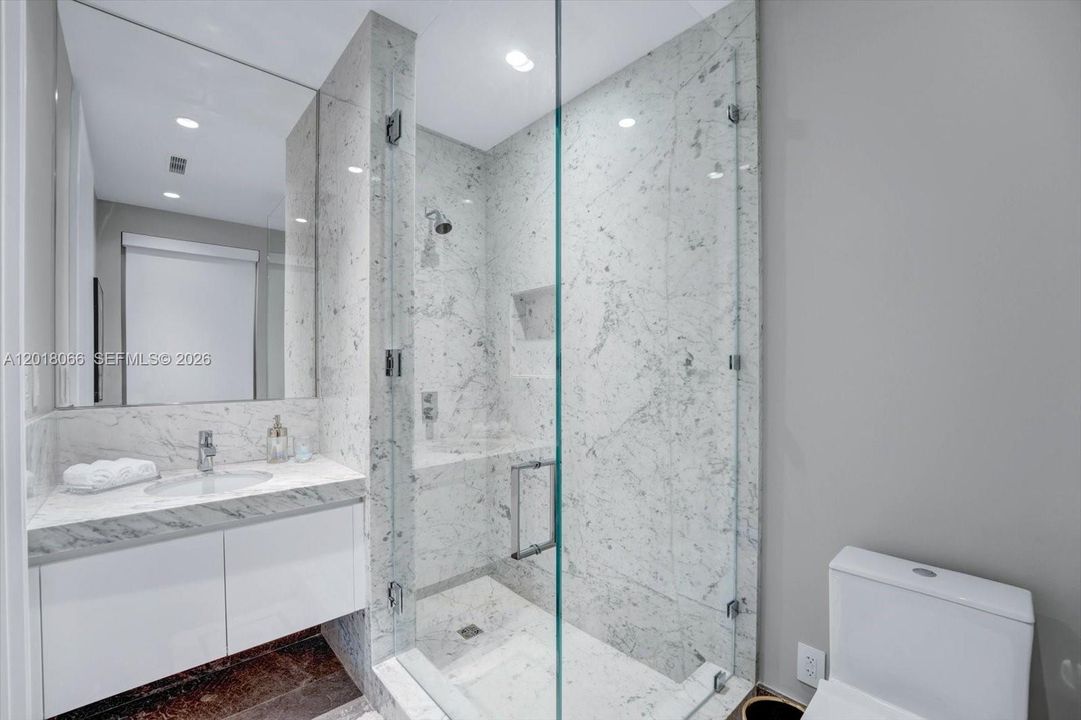 For Sale: $10,900,000 (5 beds, 7 baths, 3803 Square Feet)
