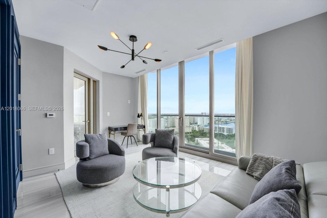 For Sale: $10,900,000 (5 beds, 7 baths, 3803 Square Feet)