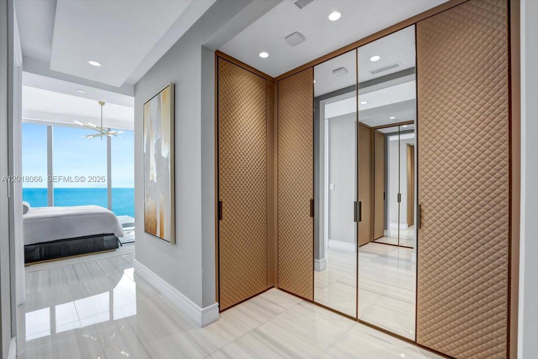 For Sale: $10,900,000 (5 beds, 7 baths, 3803 Square Feet)