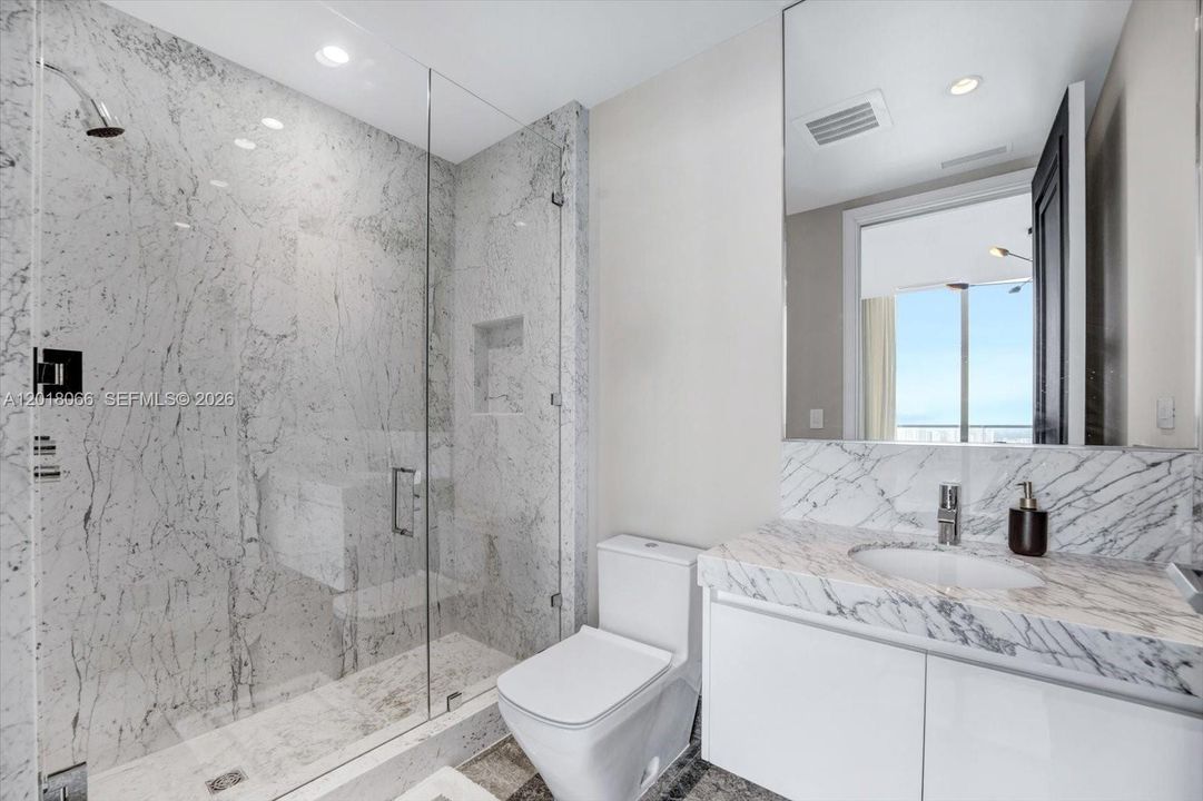 For Sale: $10,900,000 (5 beds, 7 baths, 3803 Square Feet)