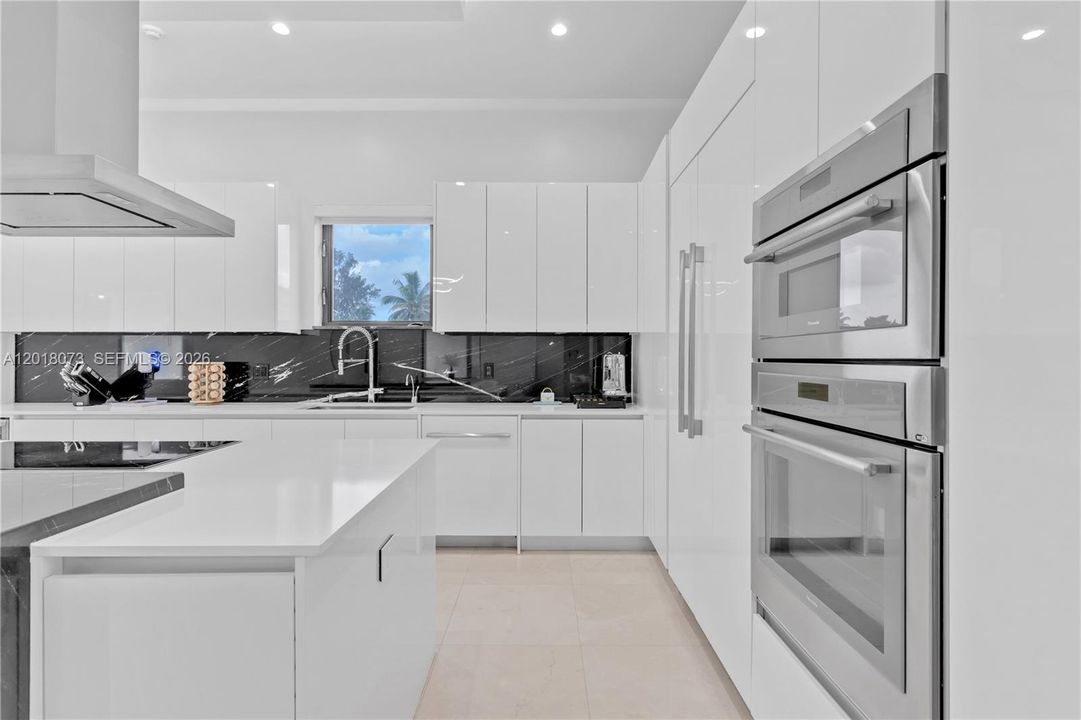 En Venta: $3,250,000 (5 camas, 6 baños, 3919 Pies cuadrados)