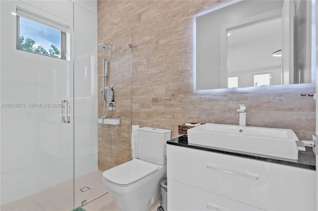 En Venta: $3,250,000 (5 camas, 6 baños, 3919 Pies cuadrados)