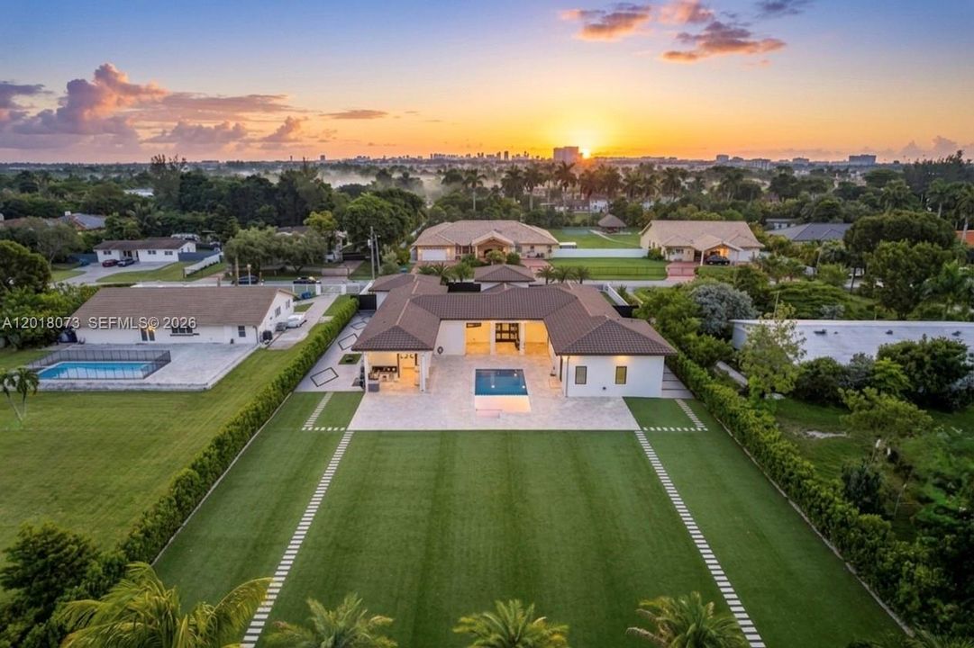 En Venta: $3,250,000 (5 camas, 6 baños, 3919 Pies cuadrados)
