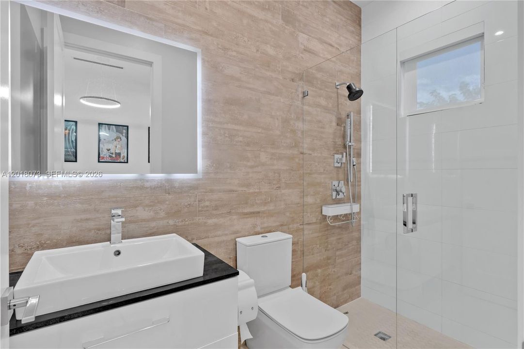 En Venta: $3,250,000 (5 camas, 6 baños, 3919 Pies cuadrados)