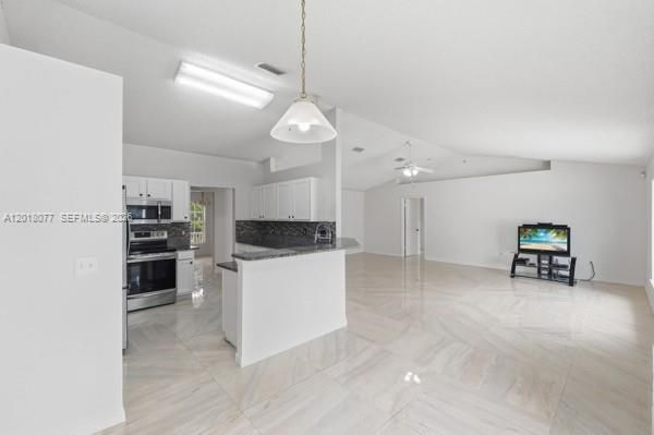 For Sale: $385,000 (3 beds, 2 baths, 2055 Square Feet)