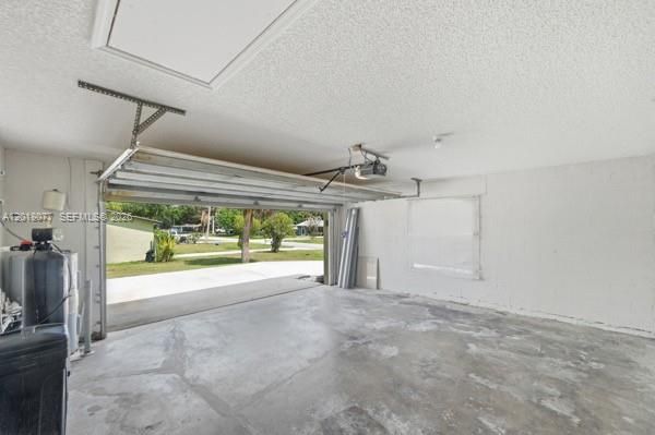 For Sale: $385,000 (3 beds, 2 baths, 2055 Square Feet)