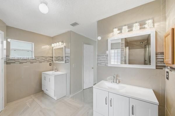 For Sale: $385,000 (3 beds, 2 baths, 2055 Square Feet)