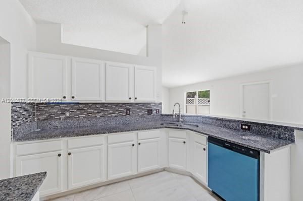 For Sale: $385,000 (3 beds, 2 baths, 2055 Square Feet)