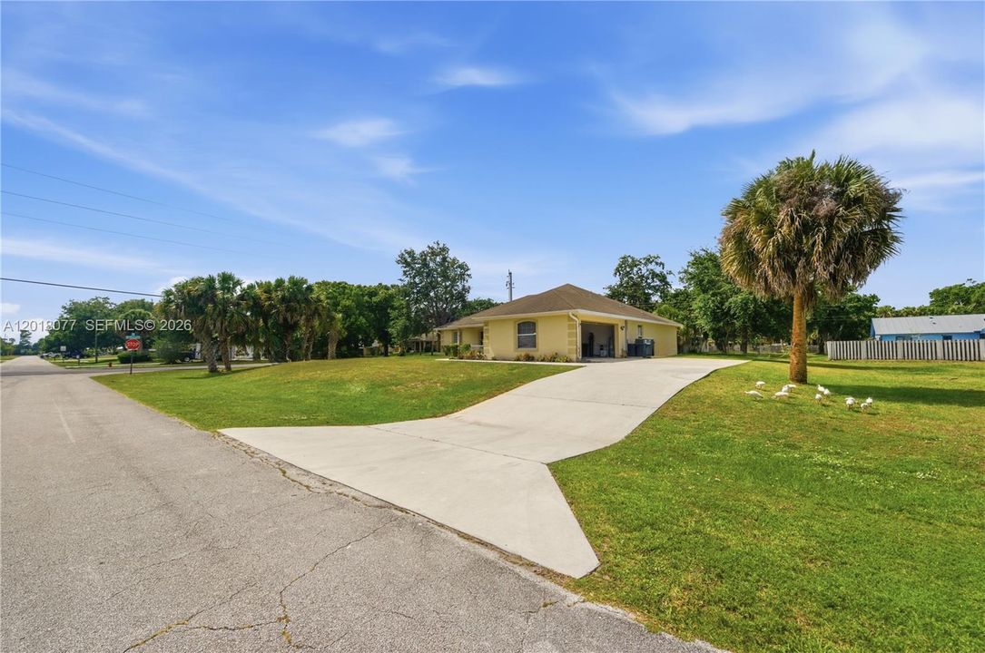 For Sale: $385,000 (3 beds, 2 baths, 2055 Square Feet)