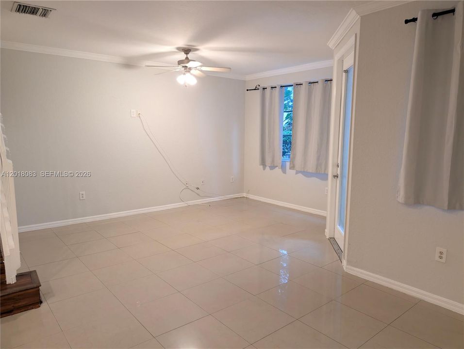 В аренду: $2,900 (4 спален, 2 ванн, 1640 Квадратных фут)