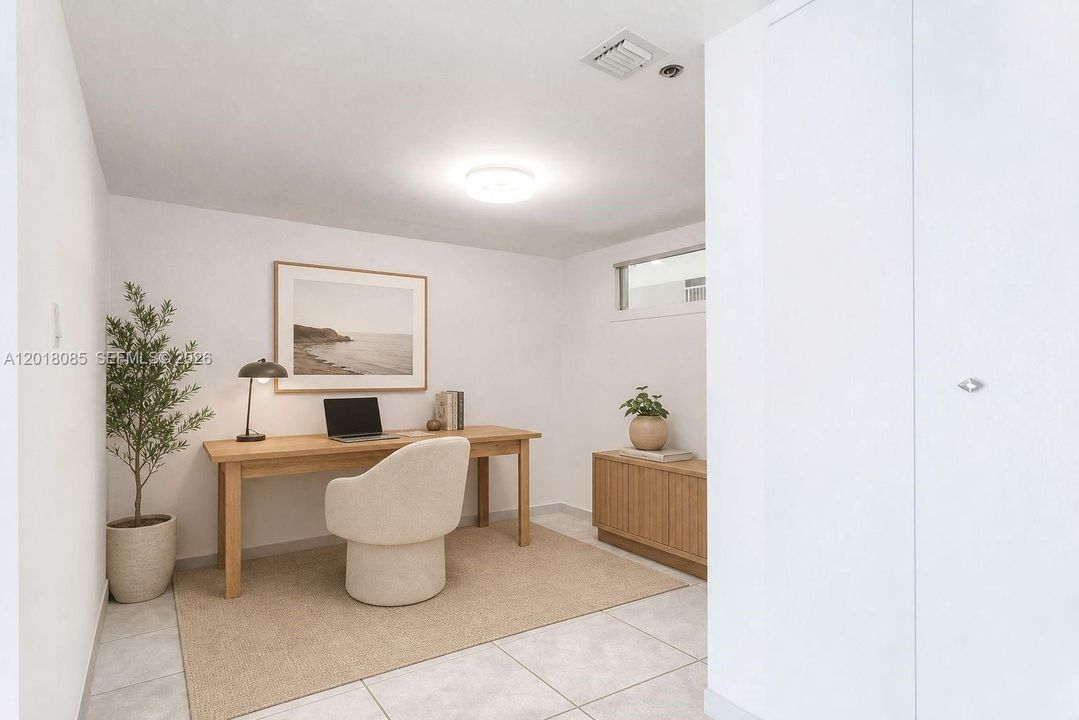 Can be a office with window and a small closet