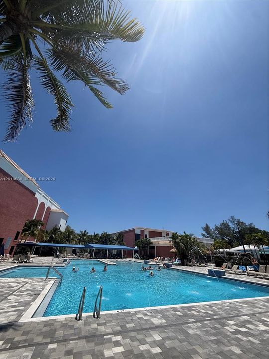 En Venta: $229,000 (2 camas, 2 baños, 1000 Pies cuadrados)