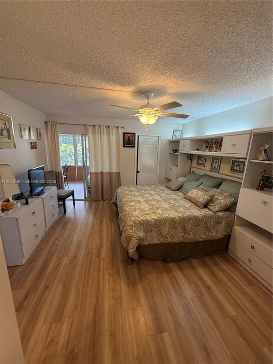 En Venta: $229,000 (2 camas, 2 baños, 1000 Pies cuadrados)