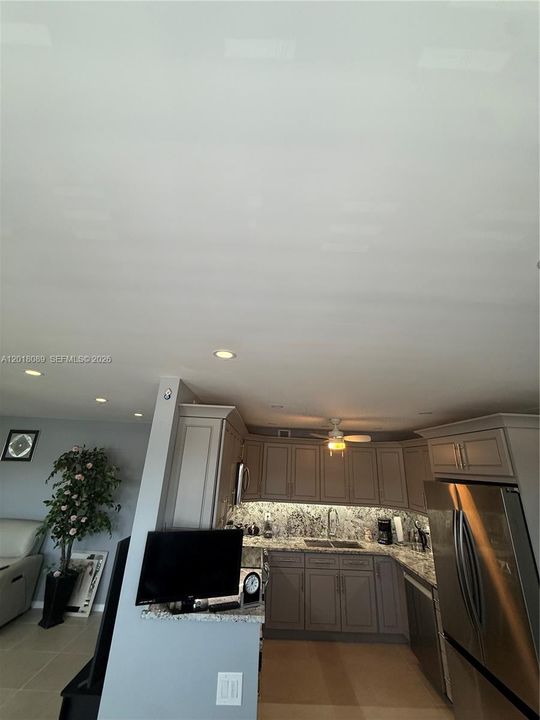 En Venta: $229,000 (2 camas, 2 baños, 1000 Pies cuadrados)