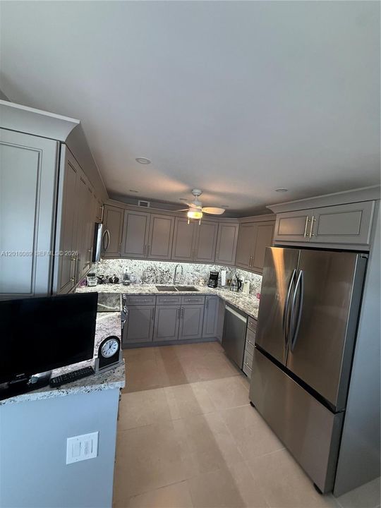 En Venta: $229,000 (2 camas, 2 baños, 1000 Pies cuadrados)