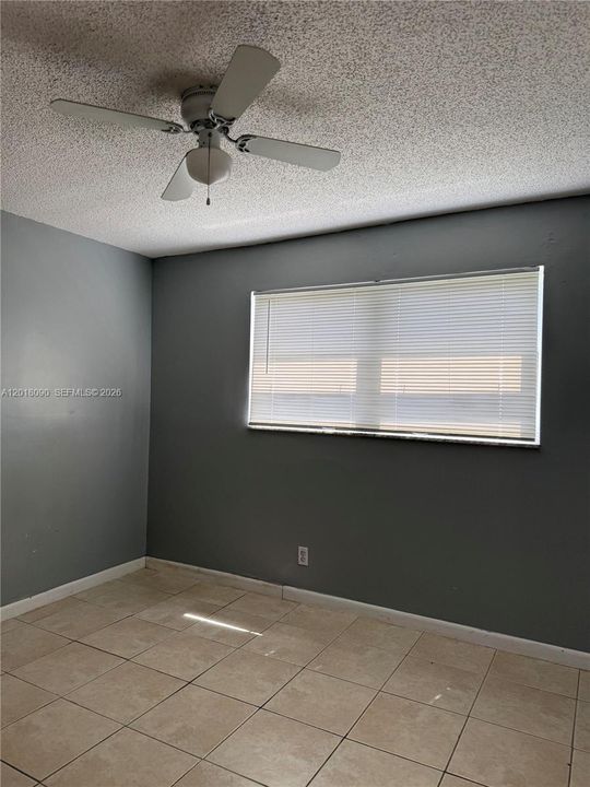 Active With Contract: $1,650 (2 beds, 2 baths, 949 Square Feet)