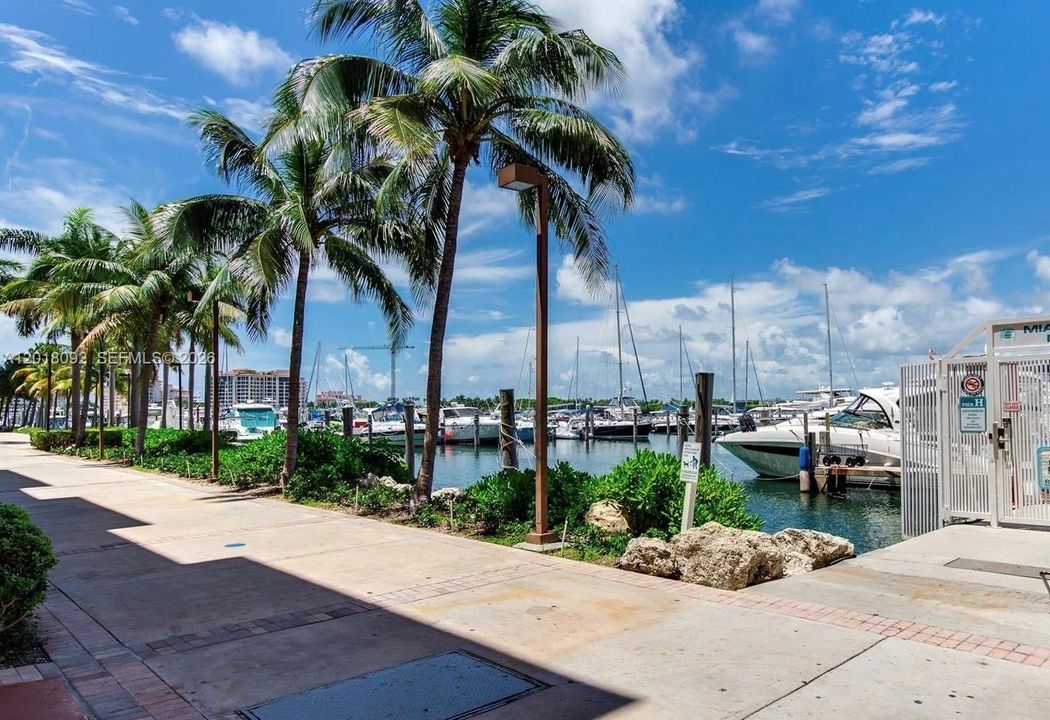 For Rent: $7,900 (2 beds, 2 baths, 1090 Square Feet)