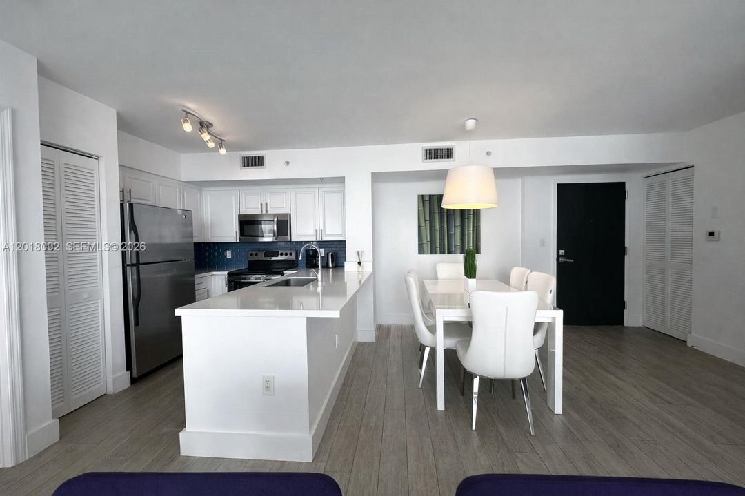 For Rent: $7,900 (2 beds, 2 baths, 1090 Square Feet)