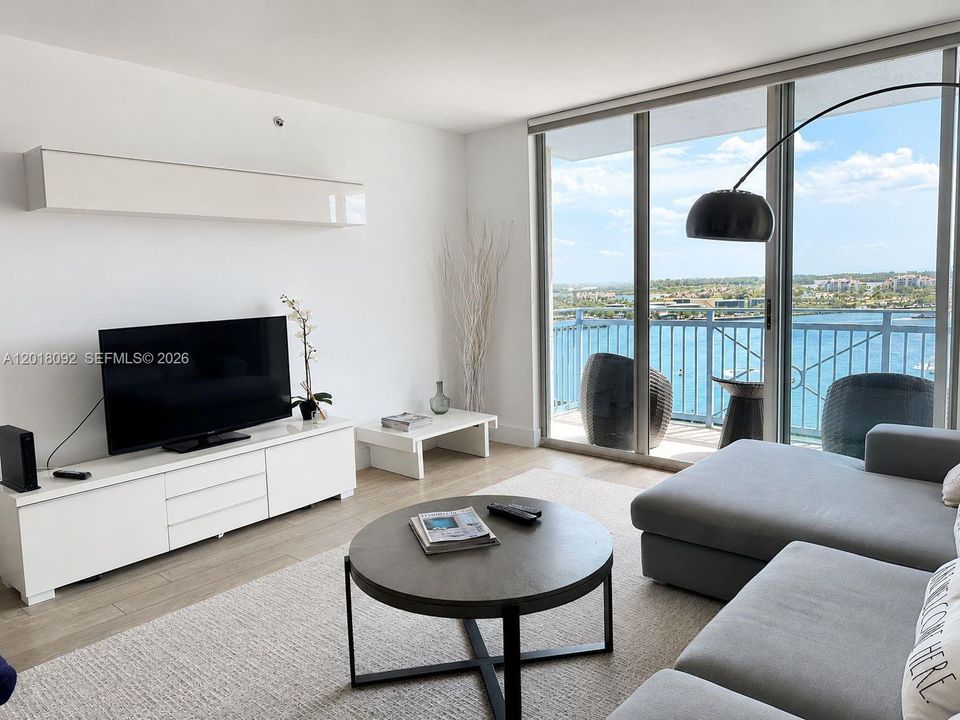 For Rent: $7,900 (2 beds, 2 baths, 1090 Square Feet)