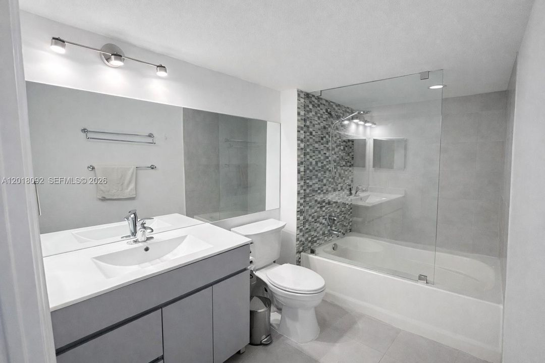 For Rent: $7,900 (2 beds, 2 baths, 1090 Square Feet)