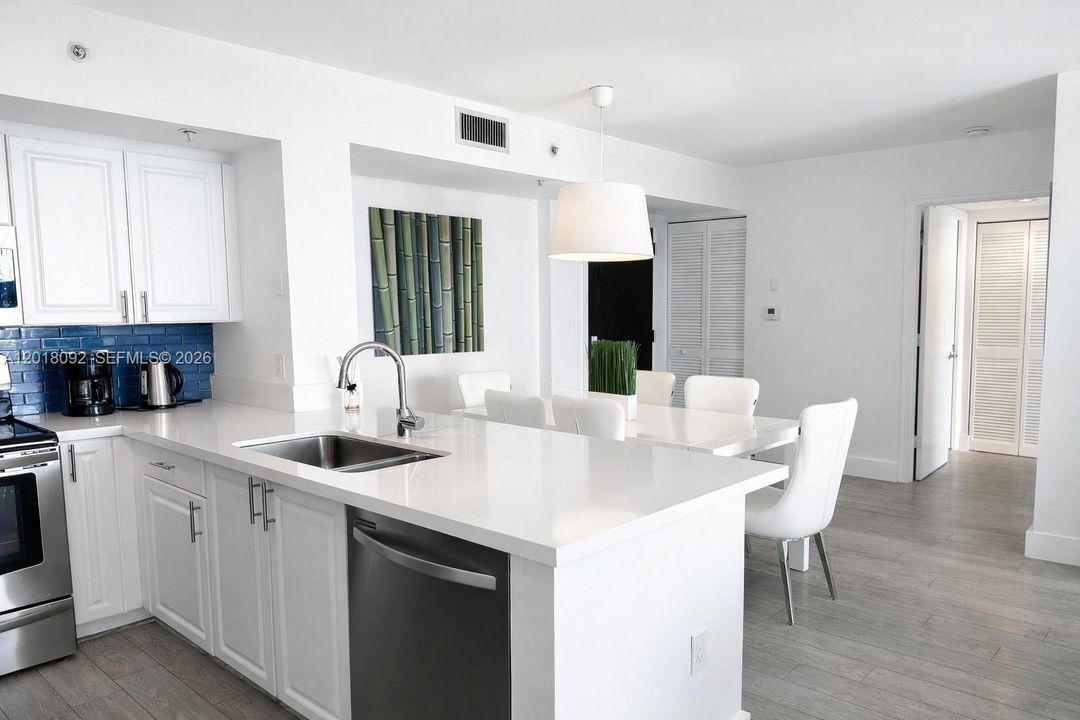 For Rent: $7,900 (2 beds, 2 baths, 1090 Square Feet)