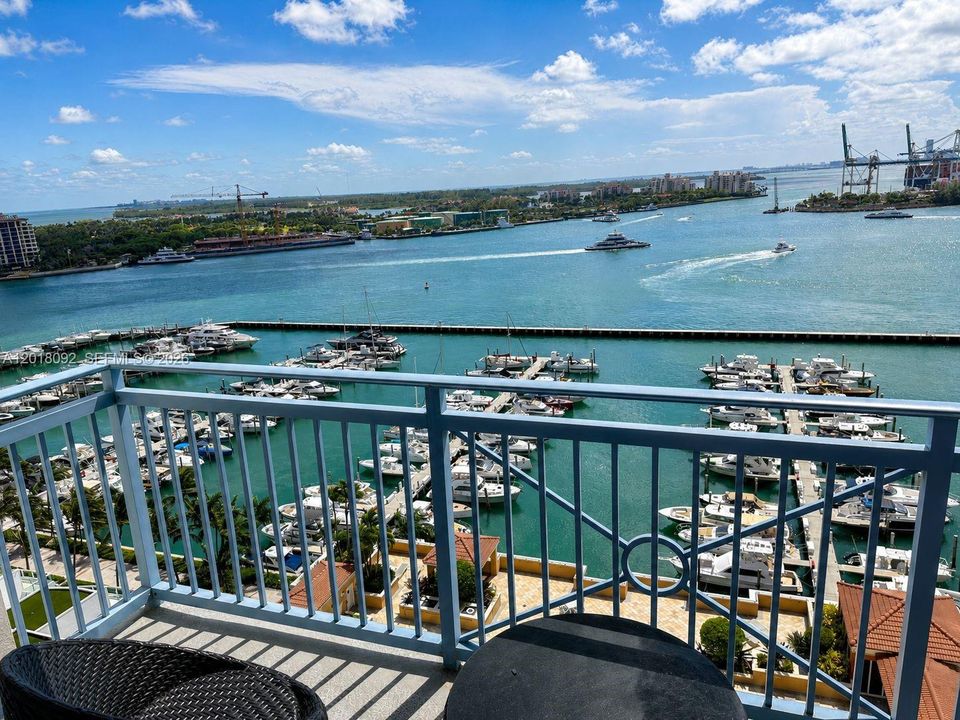 For Rent: $7,900 (2 beds, 2 baths, 1090 Square Feet)