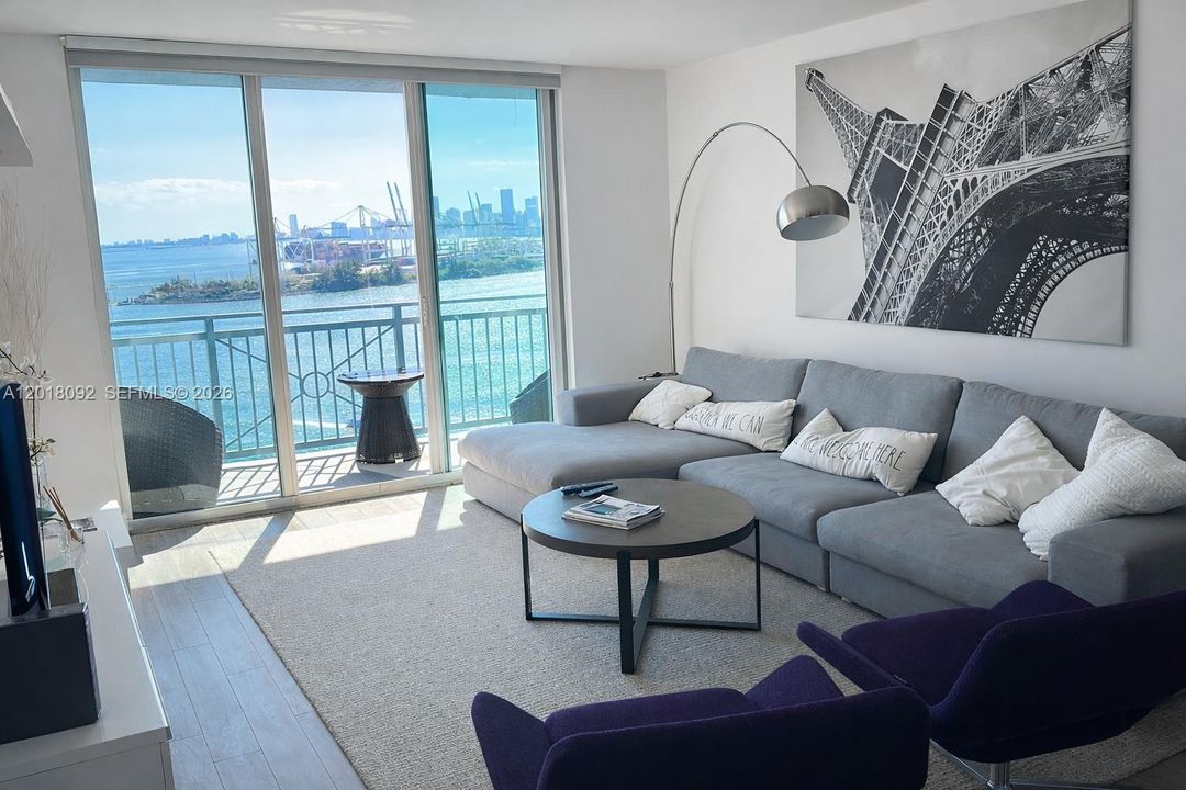For Rent: $7,900 (2 beds, 2 baths, 1090 Square Feet)