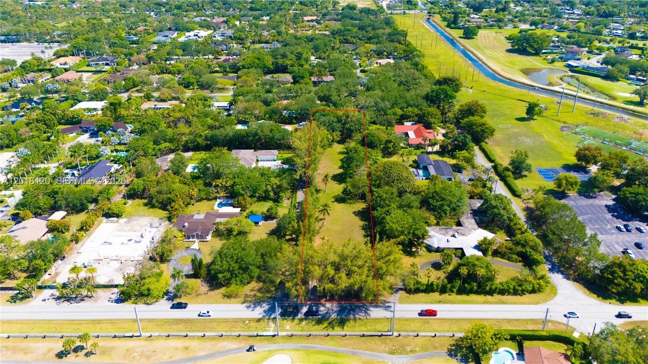 待售: $1,875,000 (1.59 acres)