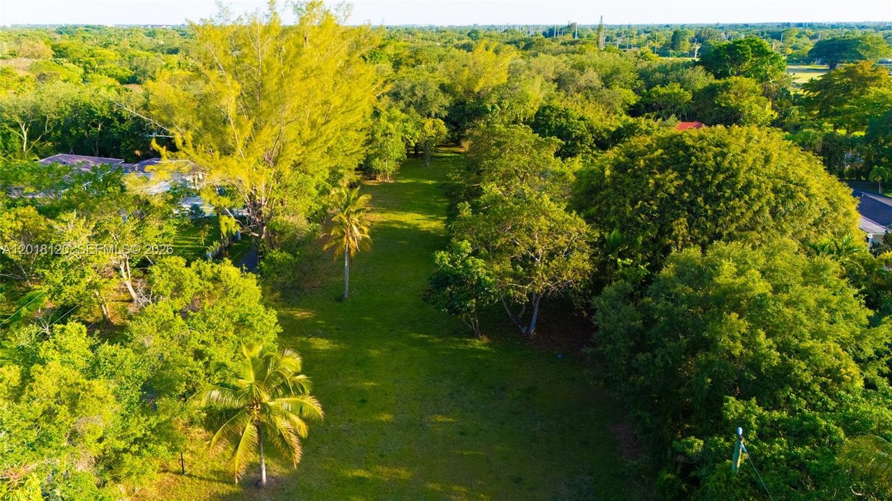 待售: $1,875,000 (1.59 acres)
