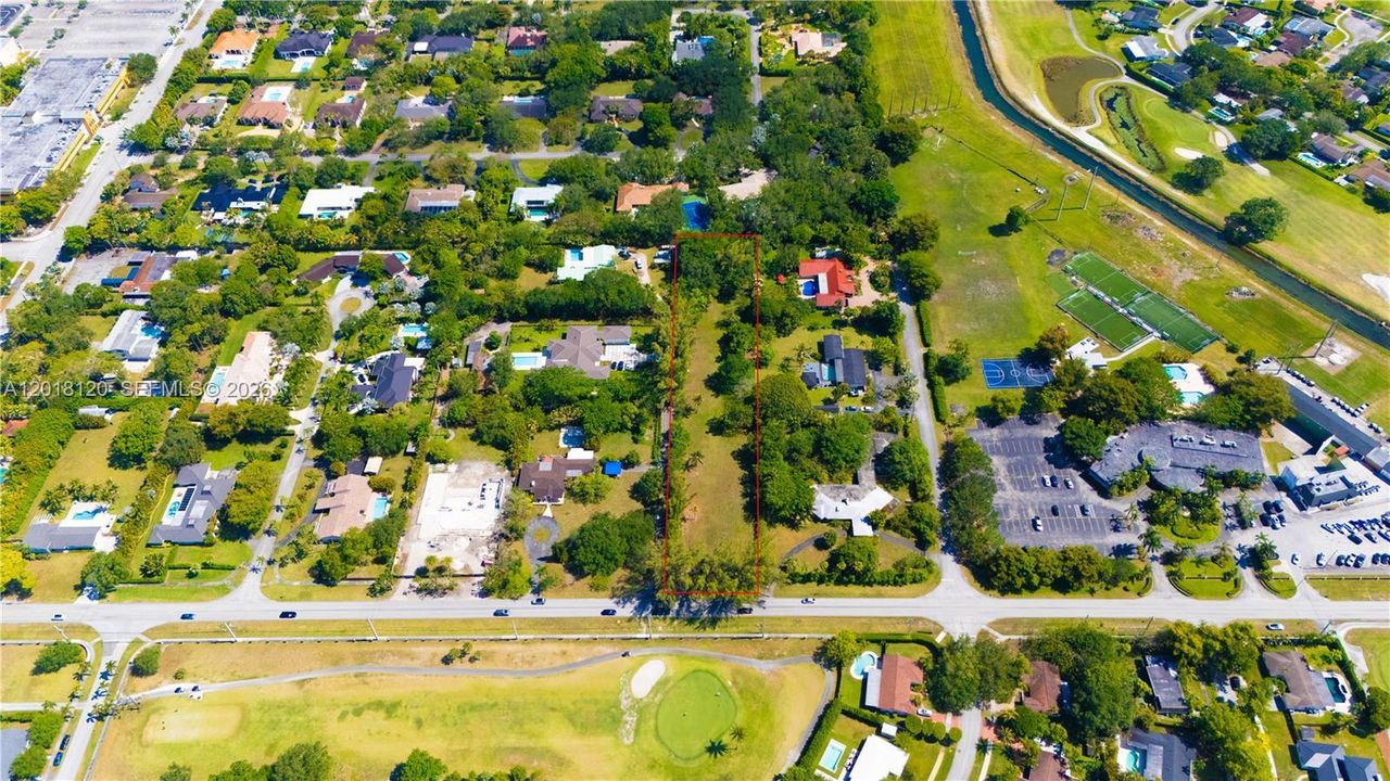 待售: $1,875,000 (1.59 acres)