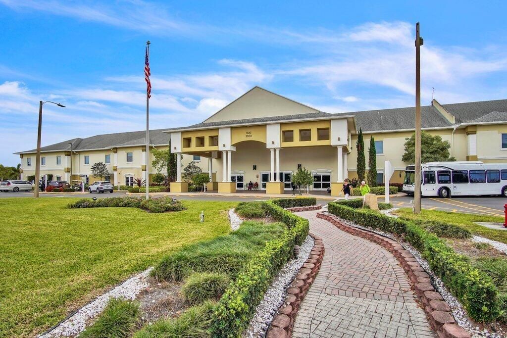 Clubhouse R-SMALL