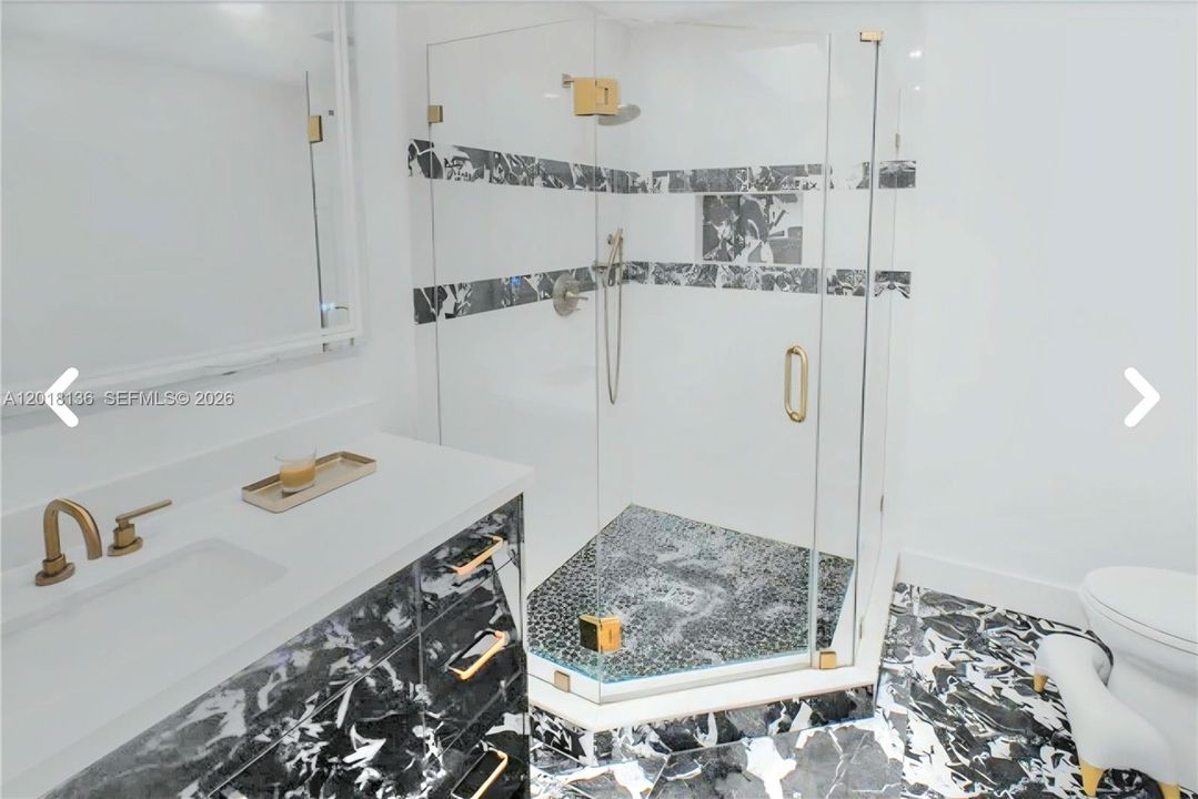 В аренду: $13,000 (5 спален, 4 ванн, 3706 Квадратных фут)