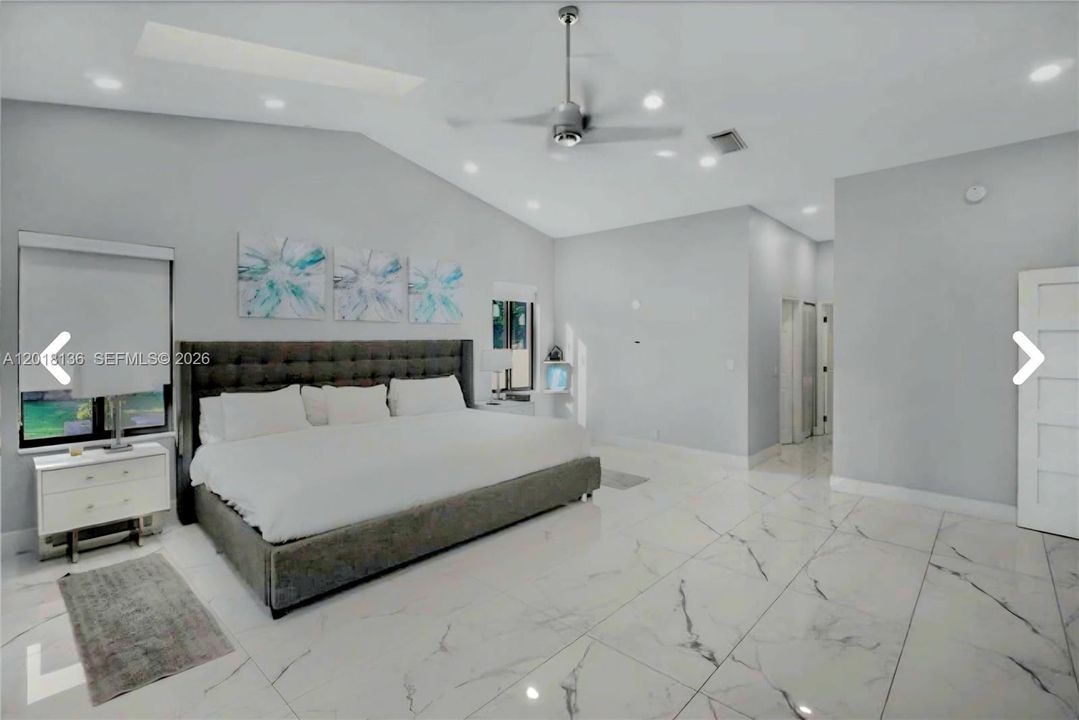 В аренду: $13,000 (5 спален, 4 ванн, 3706 Квадратных фут)