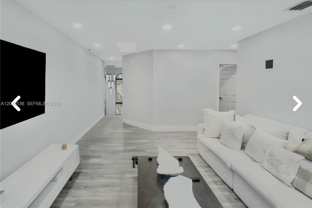 В аренду: $13,000 (5 спален, 4 ванн, 3706 Квадратных фут)