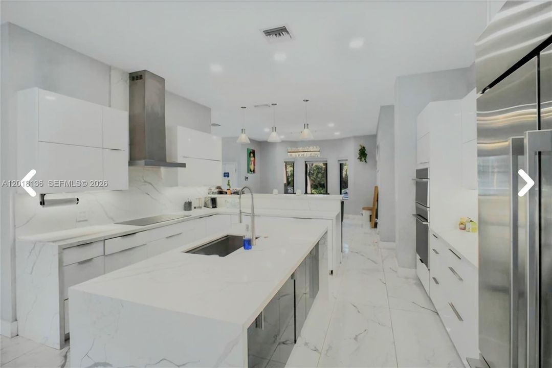 В аренду: $13,000 (5 спален, 4 ванн, 3706 Квадратных фут)