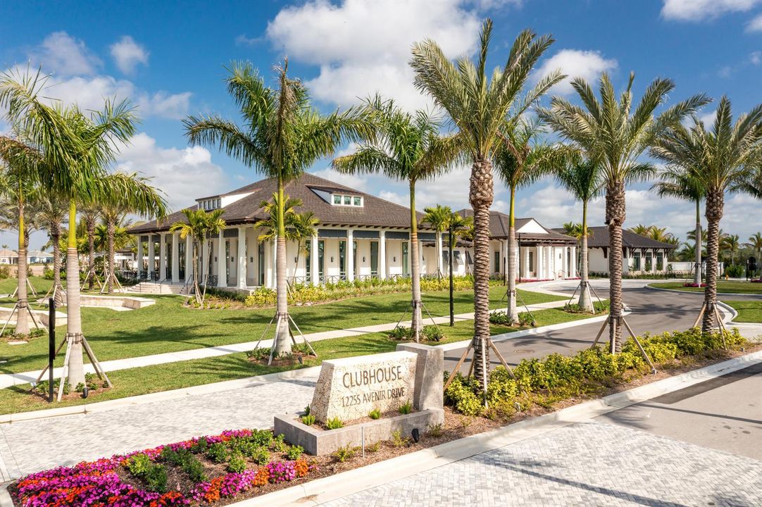 Avenir Clubhouse