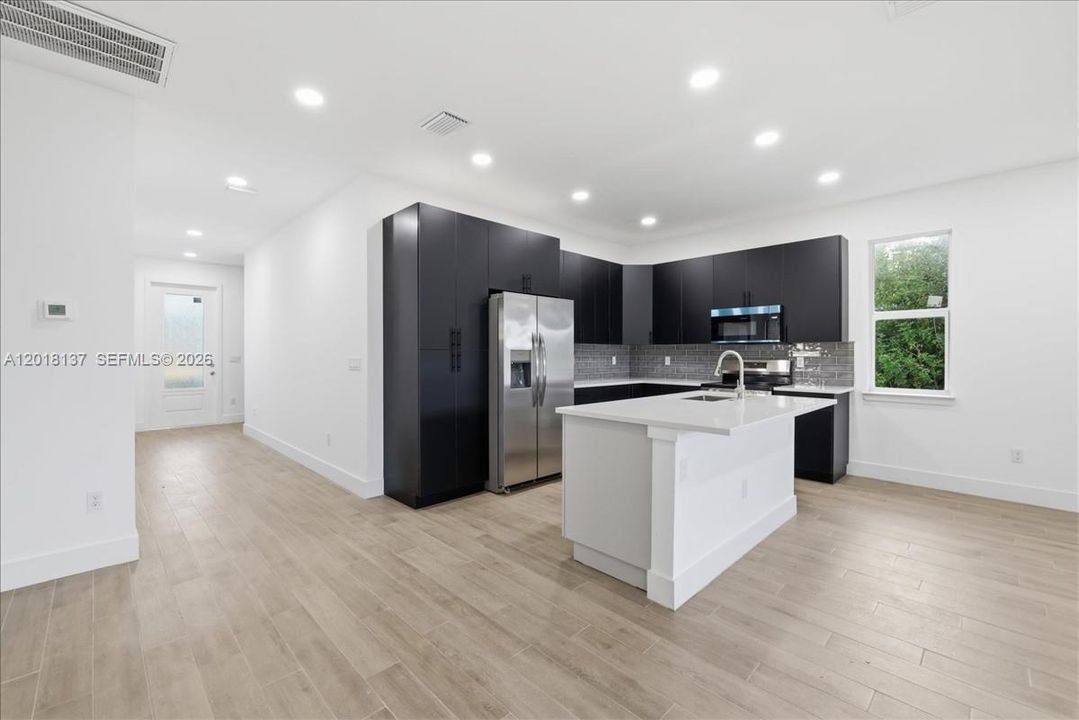 For Rent: $2,000 (3 beds, 2 baths, 0 Square Feet)