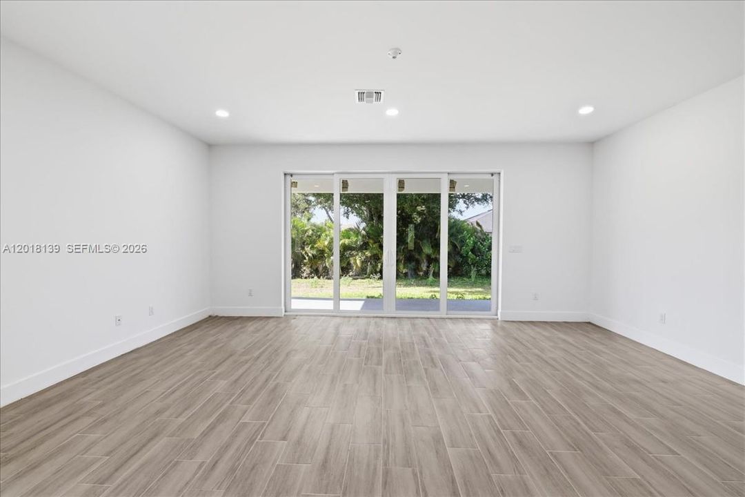 En Venta: $399,900 (3 camas, 2 baños, 0 Pies cuadrados)