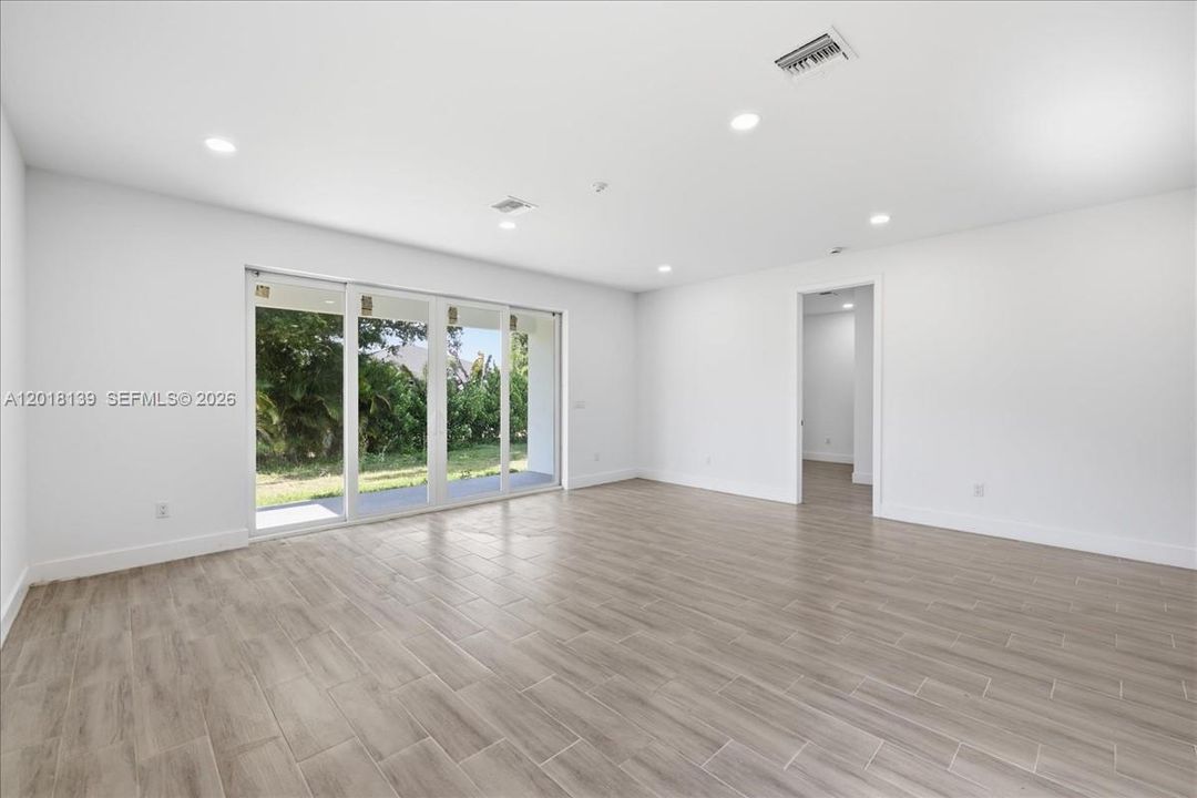En Venta: $399,900 (3 camas, 2 baños, 0 Pies cuadrados)