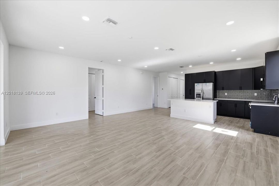 En Venta: $399,900 (3 camas, 2 baños, 0 Pies cuadrados)