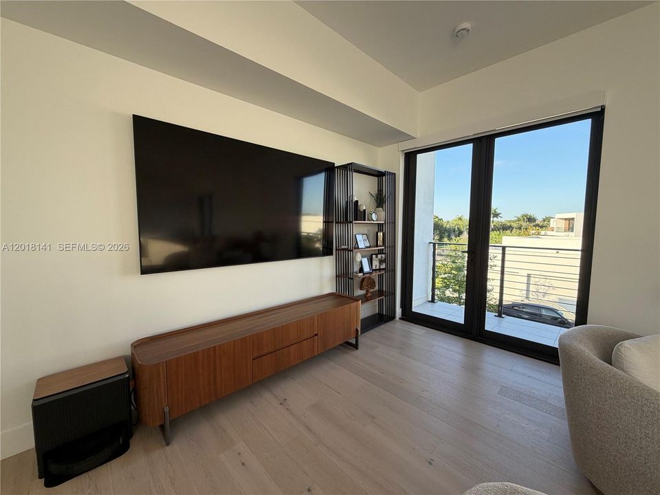 For Rent: $27,000 (5 beds, 6 baths, 5231 Square Feet)