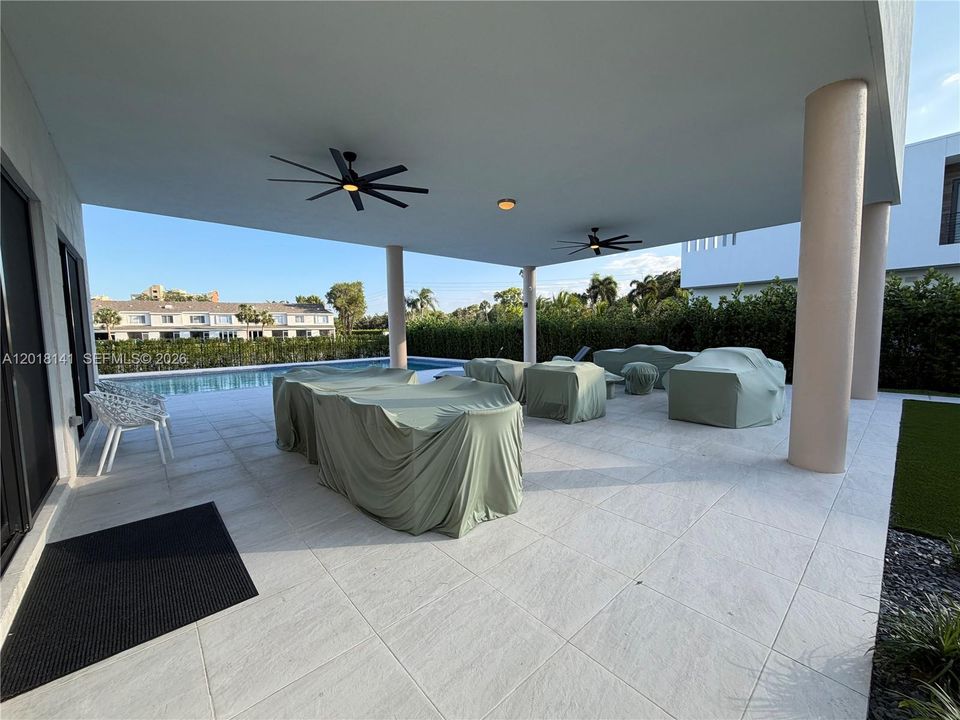 For Rent: $27,000 (5 beds, 6 baths, 5231 Square Feet)