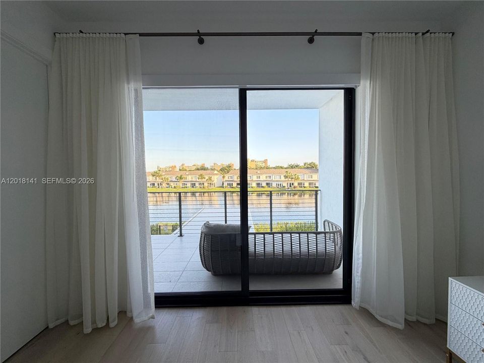 For Rent: $27,000 (5 beds, 6 baths, 5231 Square Feet)