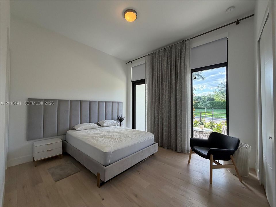 For Rent: $27,000 (5 beds, 6 baths, 5231 Square Feet)
