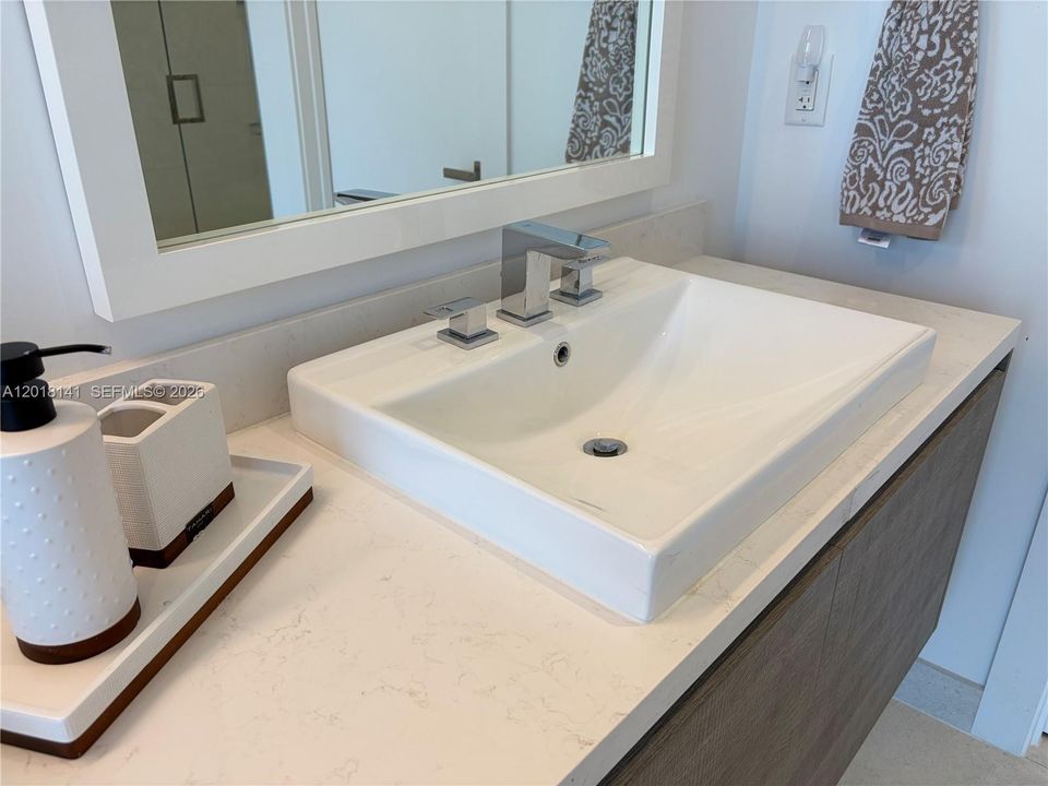 For Rent: $27,000 (5 beds, 6 baths, 5231 Square Feet)