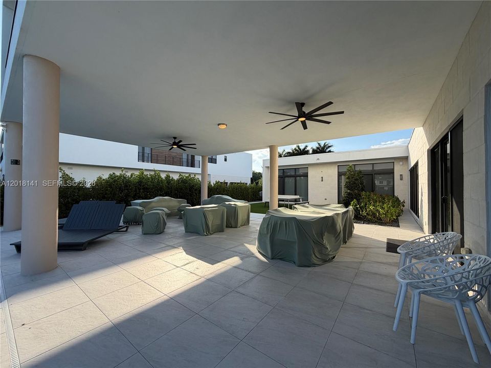 For Rent: $27,000 (5 beds, 6 baths, 5231 Square Feet)