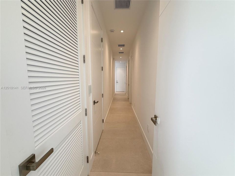 For Rent: $27,000 (5 beds, 6 baths, 5231 Square Feet)