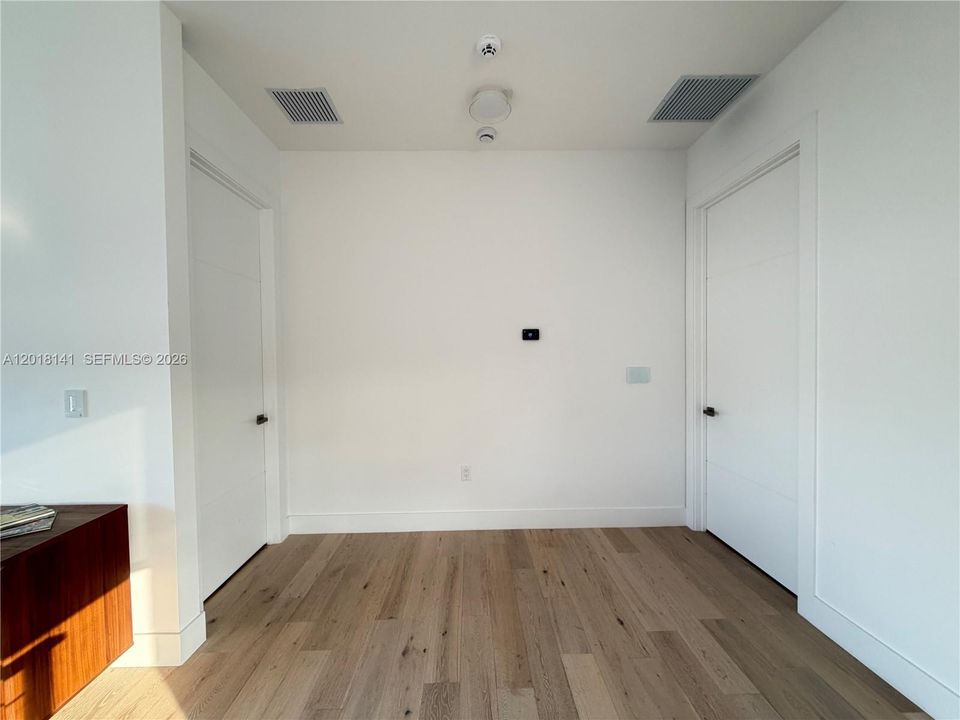 For Rent: $27,000 (5 beds, 6 baths, 5231 Square Feet)