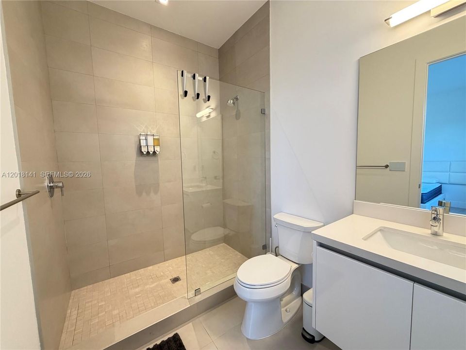 For Rent: $27,000 (5 beds, 6 baths, 5231 Square Feet)