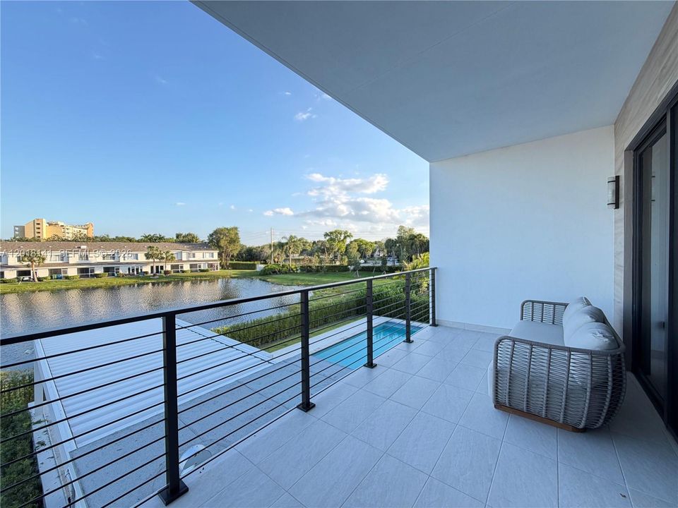 For Rent: $27,000 (5 beds, 6 baths, 5231 Square Feet)